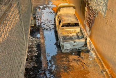 Ford Ranger fica destruída após pegar fogo em hotel; caso chama atenção sobre a indenização do seguro.